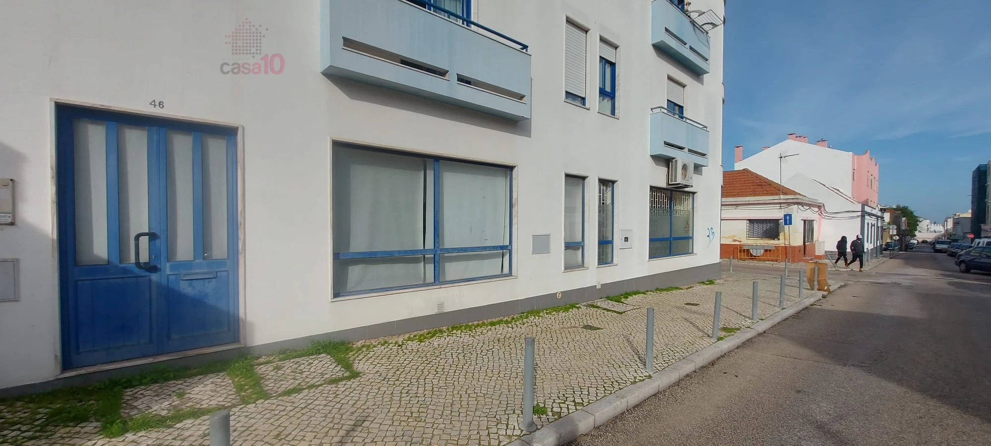 COMMERCIAL SPACE FOR SALE WITH 257M2 IN BAIXA DA BATHTUB, MOITA